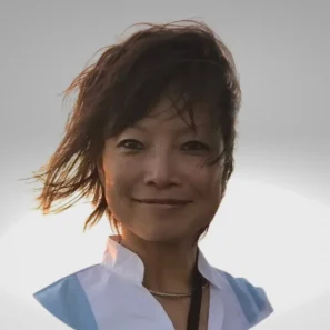 Shelley Clean Background headshot